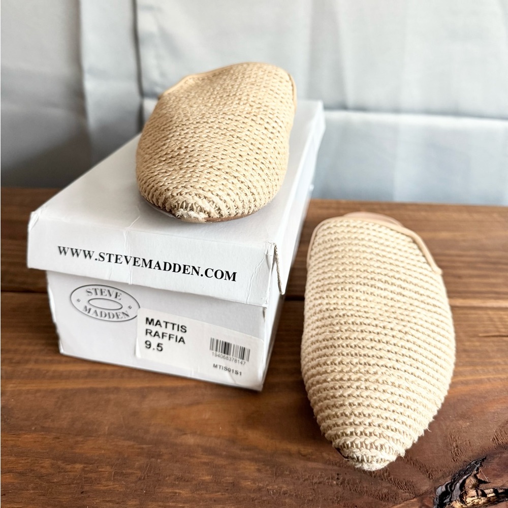 Steve Madden Rattan Mules - Picture 2 of 4
